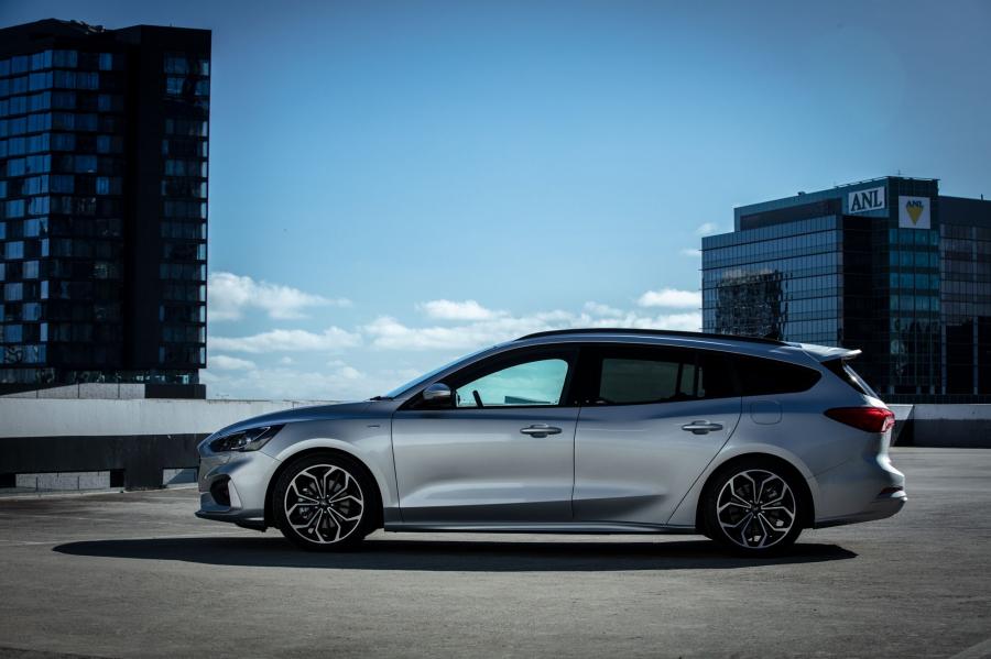  Ford Focus ST-Line Wagon 2018 года  (AU) (фото 3 из 4)